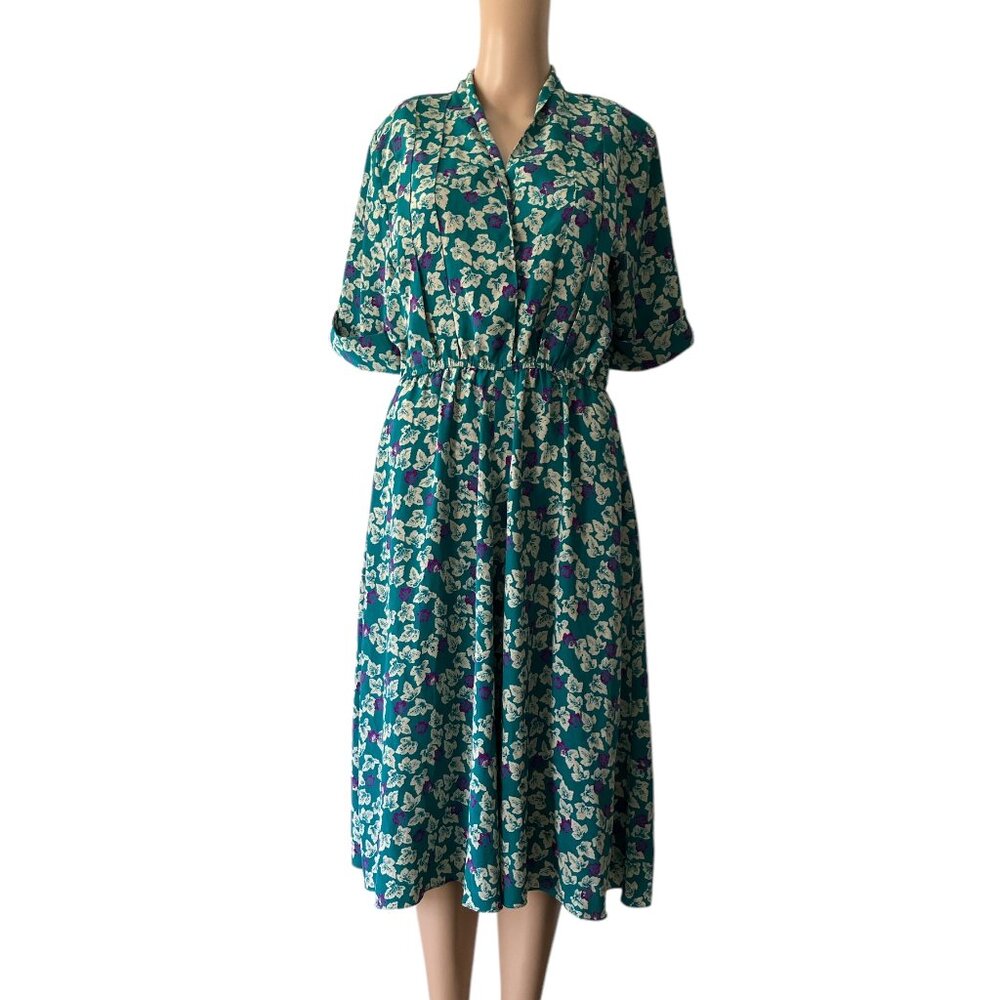 Von Bramlett Green Floral Size 5/6P Knee Length Dress
